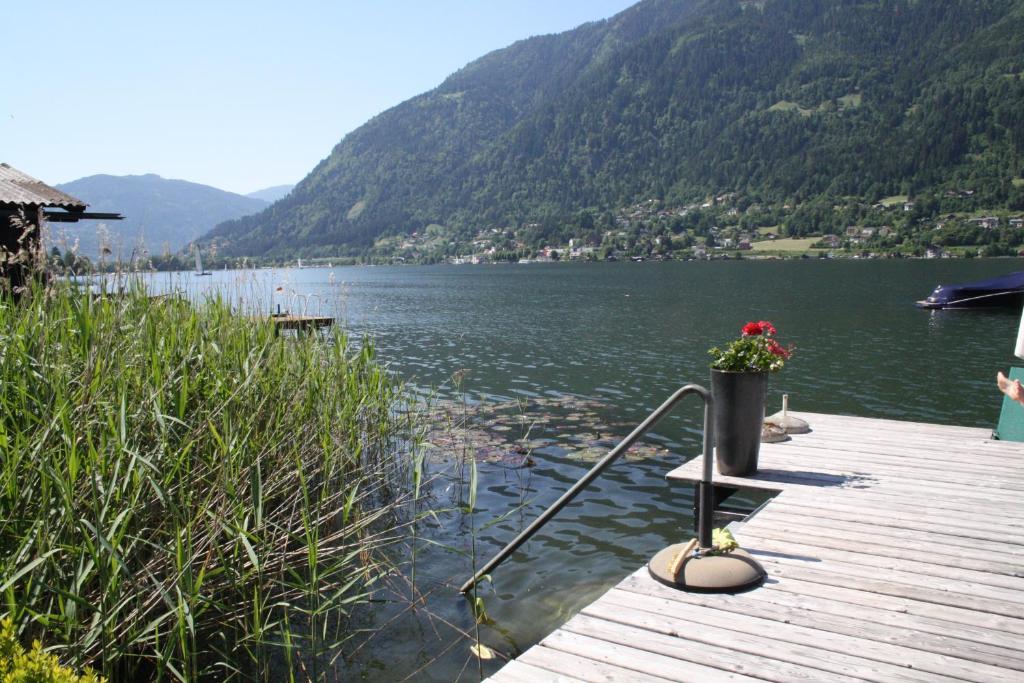Gaestehaus Haerb Landskron Buitenkant foto